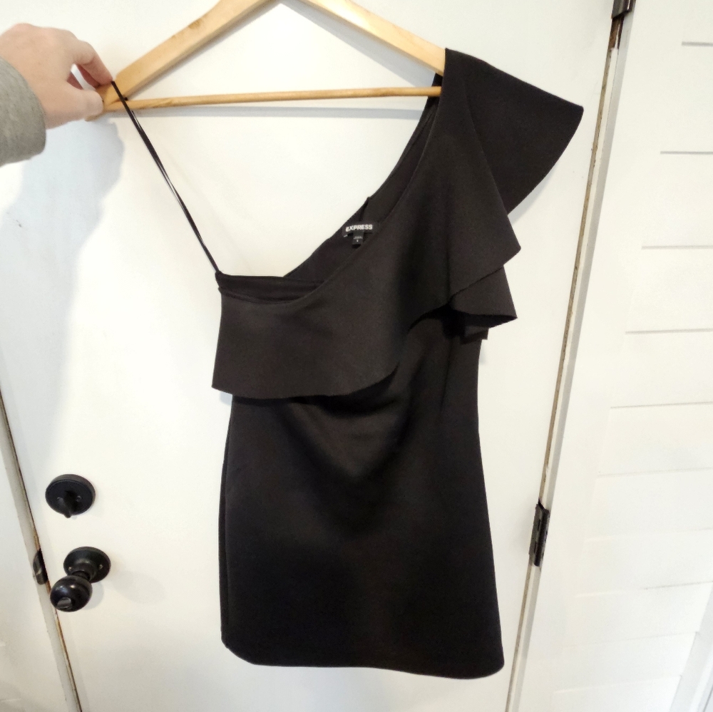 Elegant Black Sleeveless Dress